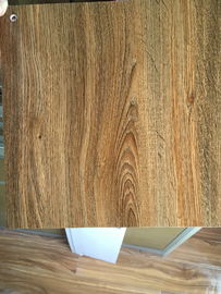 Revestimento de madeira do efeito dos materiais de construção rígidos high-density da folha do PVC